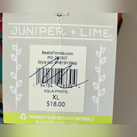 NWT Juniper And Lime Floral V-Neck Top with Split Sleeve Size XL - Picture 6 of 7